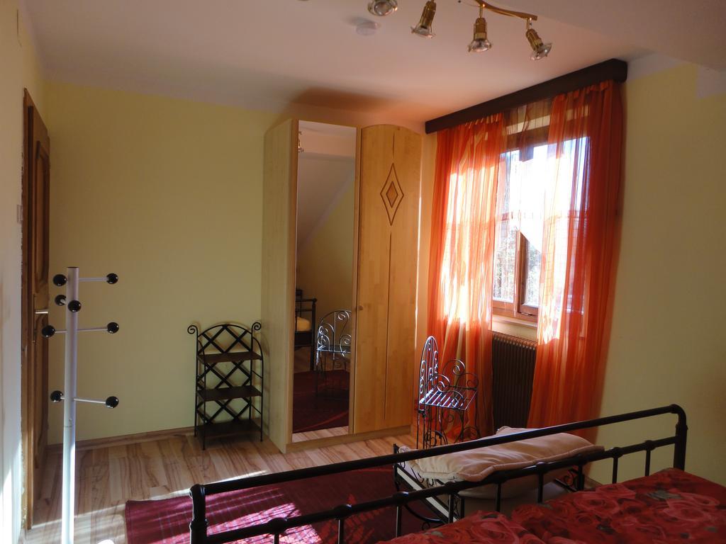 טרפן Ferienhaus Burgblick חדר תמונה